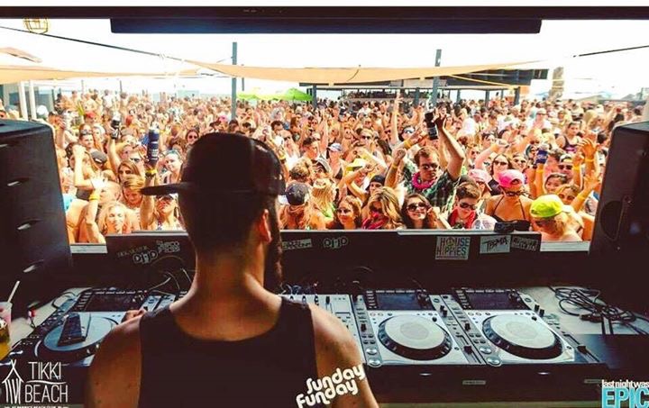 Paddys Beach Club